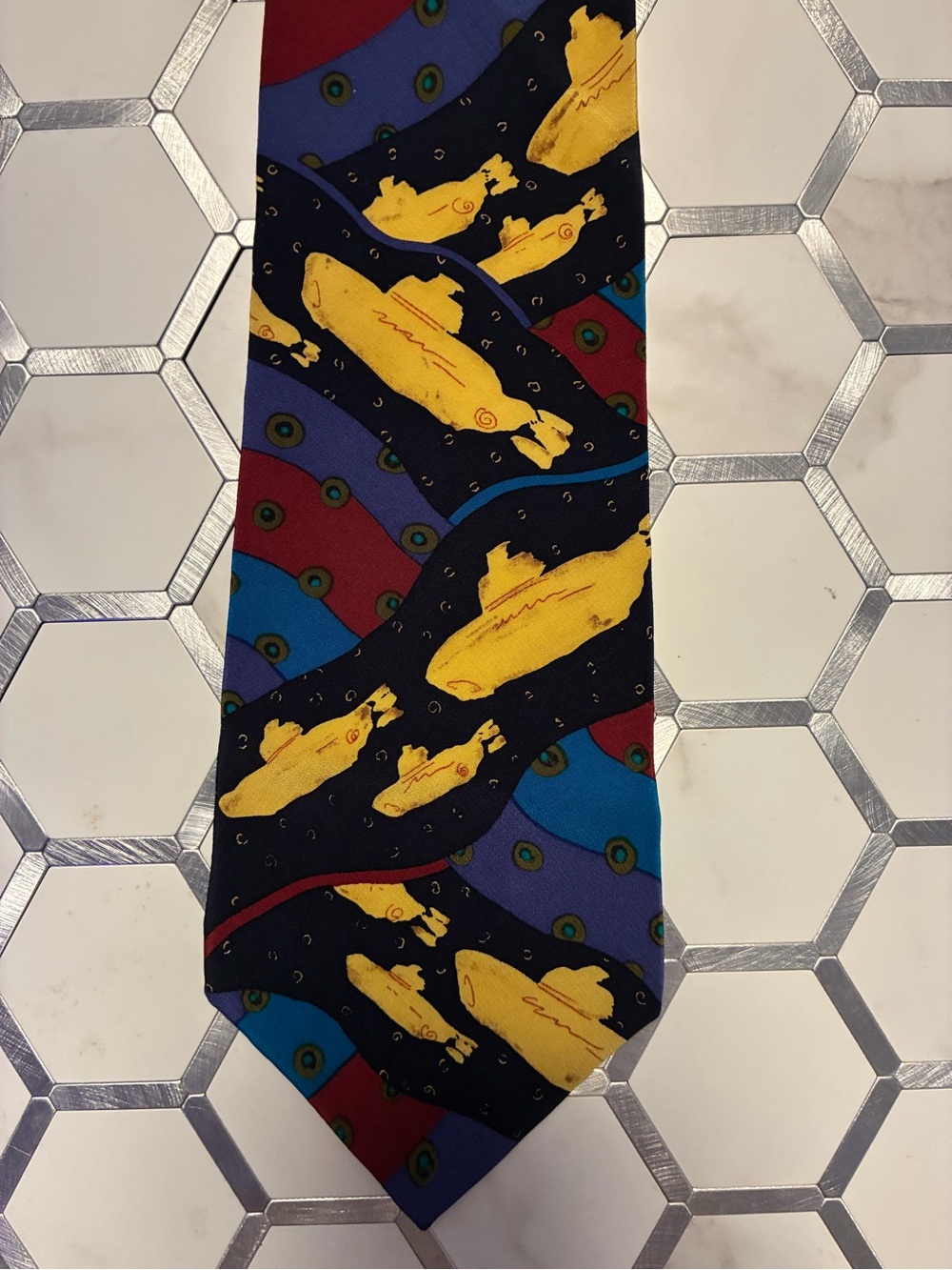 The Beatles Yellow Submarine Men’s Necktie Apple Corps Novelty Silk Tie 4”x58